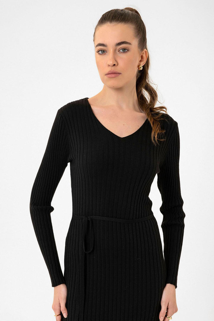 ANT Antioch Black Woman Threaded Midi Knit Dress - Shawinigan