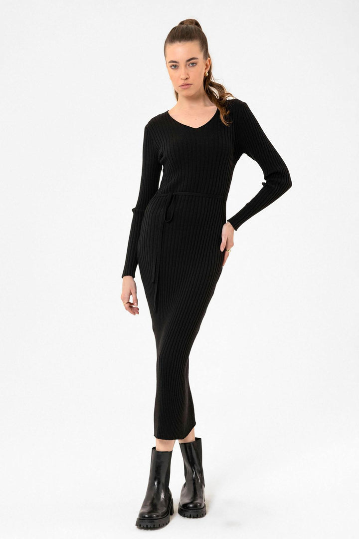 ANT Antioch Black Woman Threaded Midi Knit Dress - Shawinigan
