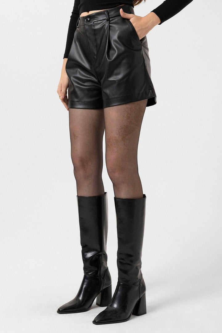 ANT Antioch Black Women's Faux Leather Women's Shorts - Chiclana de la Frontera