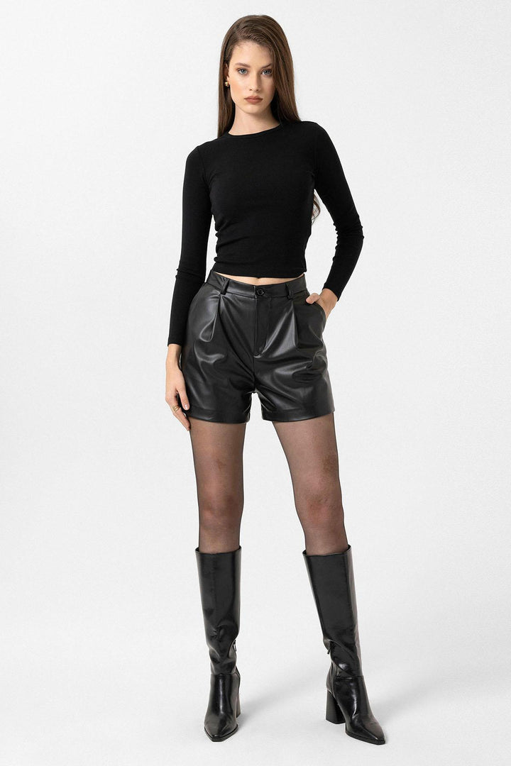 ANT Antioch Black Women's Faux Leather Women's Shorts - Chiclana de la Frontera