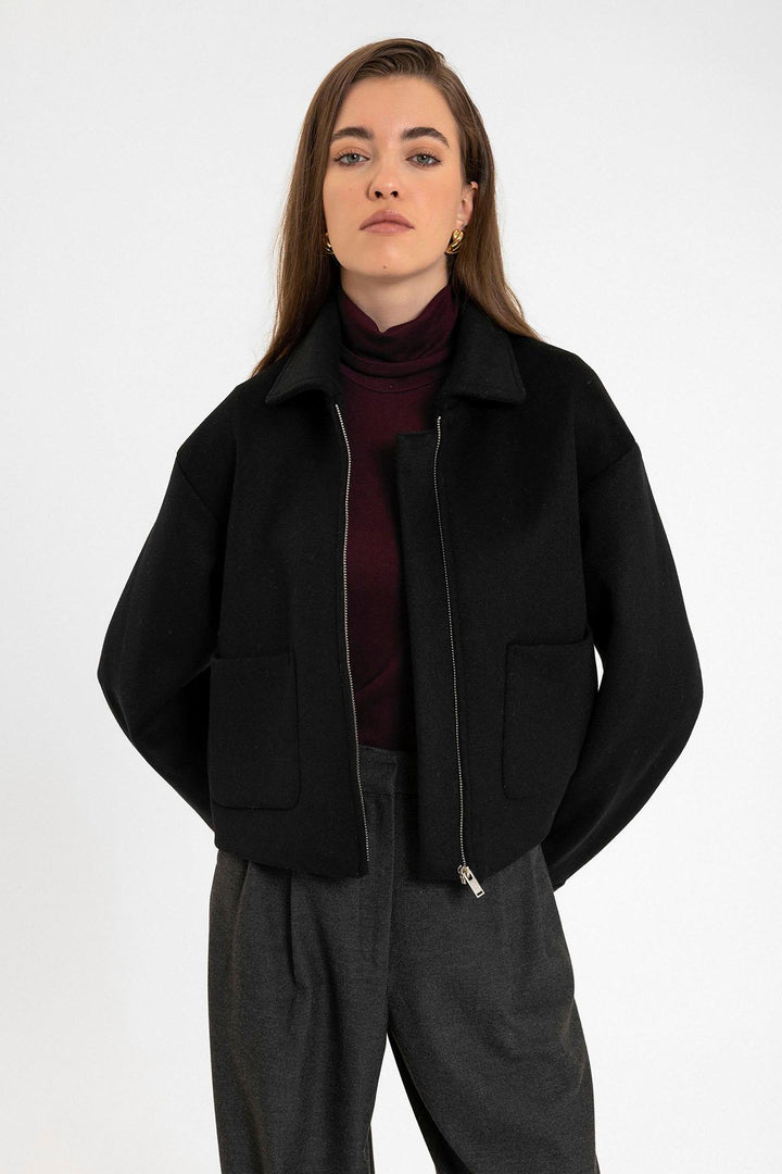 ANT Antioch Black Women's Wool Blend Short Jacket - Braine-l’Alleud