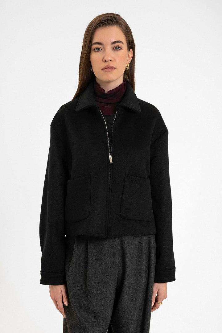 ANT Antioch Black Women's Wool Blend Short Jacket - Braine-l’Alleud