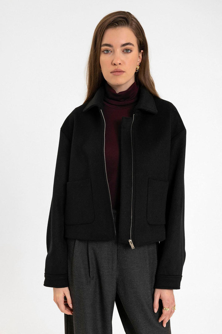 ANT Antioch Black Women's Wool Blend Short Jacket - Braine-l’Alleud