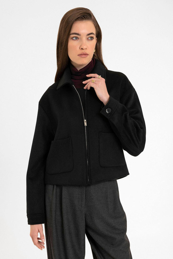 ANT Antioch Black Women's Wool Blend Short Jacket - Braine-l’Alleud
