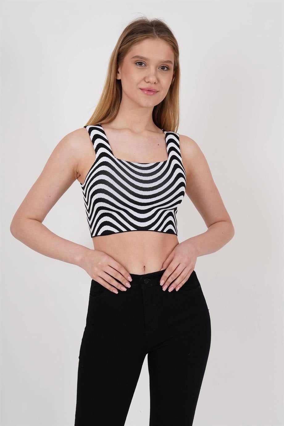 Black Square Neck Patterned Knit Blouse CO-2523256429 - Puteaux