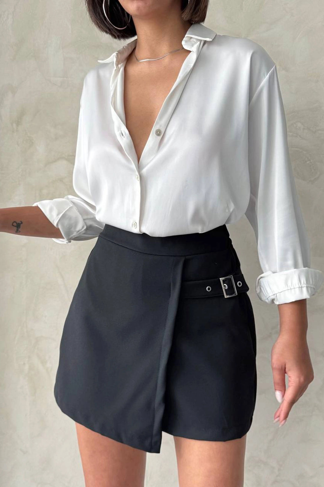 Black Belt Accessorized Front Draped Shorts Skirt BCHN-2525449 - Owensboro