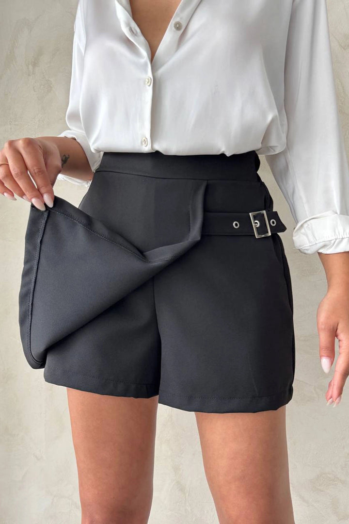 Black Belt Accessorized Front Draped Shorts Skirt BCHN-2525449 - Owensboro