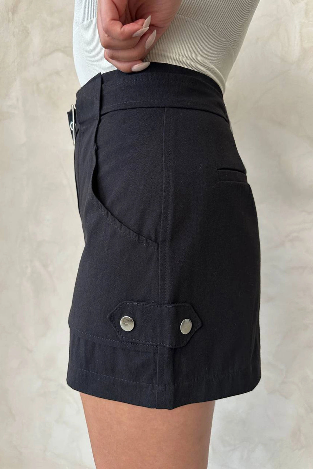 Black Gabardine Summer Shorts with Belted Pockets BCHN-2525289 - Ciudad Acuña