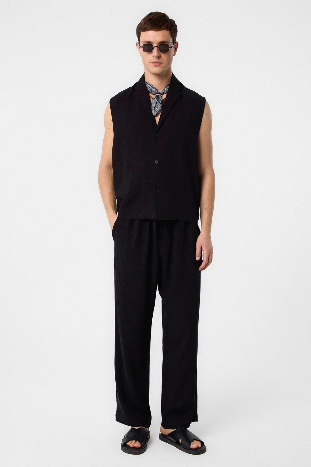 ANT Antioch Black Linen Blend Sleeveless Men's Shirt - Nicolás Romero