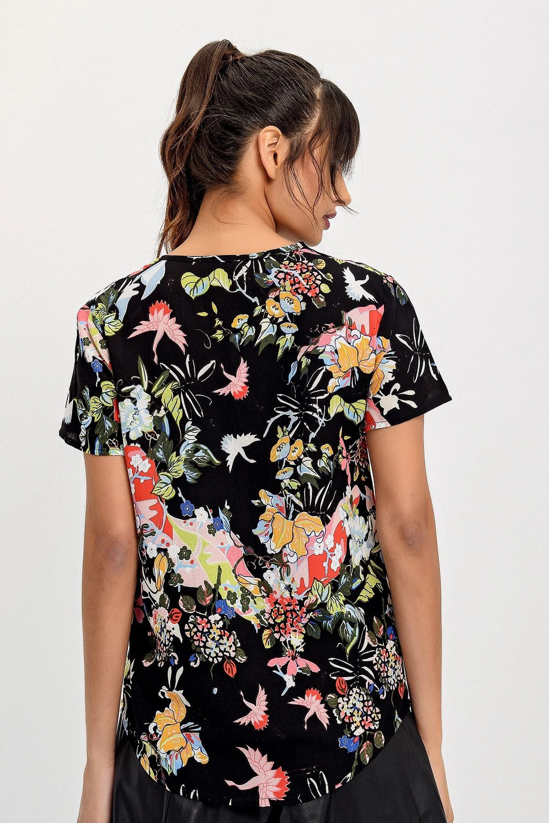 Black Red V-Neck Patterned Blouse BCBSK-25700-H5030 - Bethesda