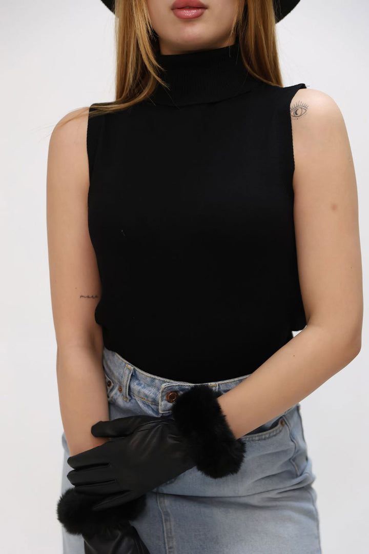 Black Sleeveless Turtleneck Knit Blouse BCES-252022 - San Pedro Garza García