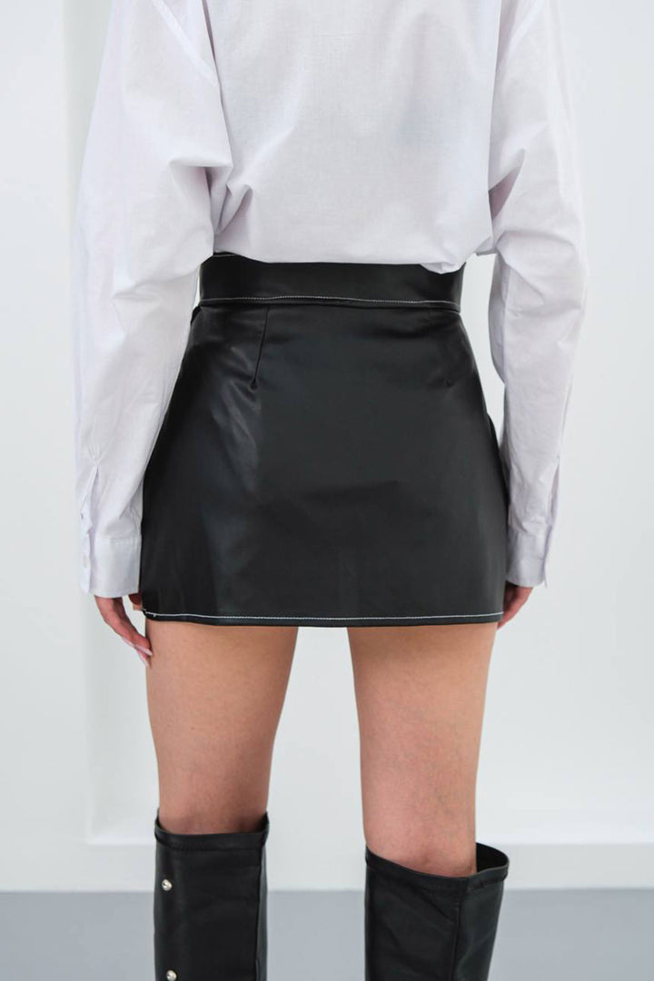 Black Contrast Stitch Detail Shorts Skirt BCHN-25W260015 - Casas Adobes