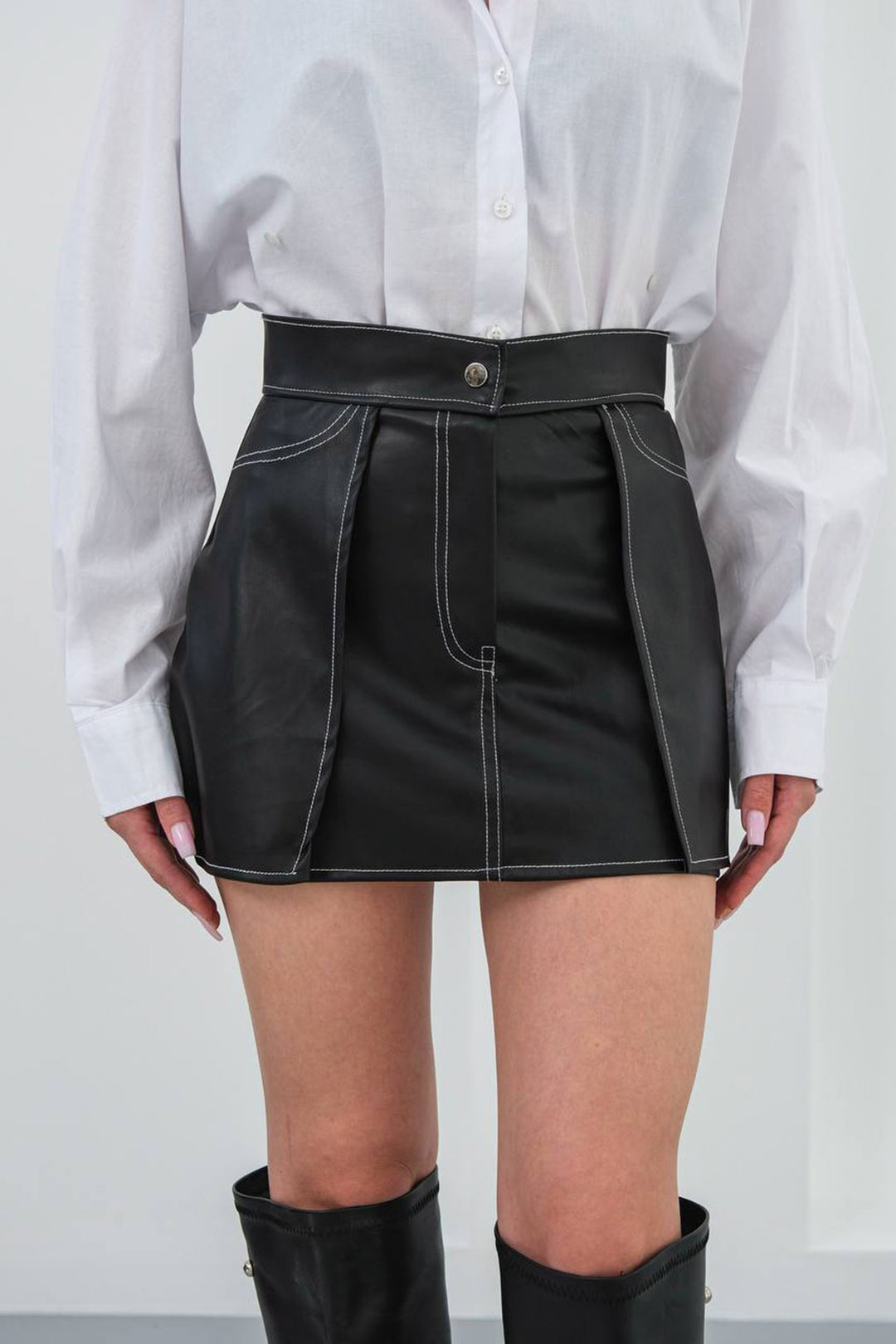 Black Contrast Stitch Detail Shorts Skirt BCHN-25W260015 - Casas Adobes