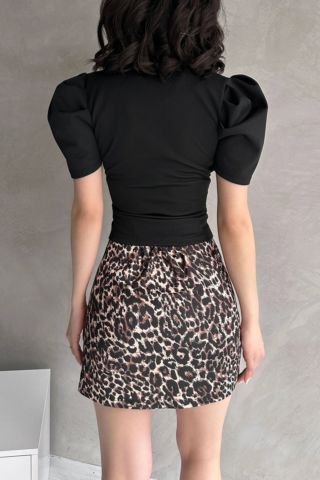 Black Wrap Neck Watermelon Sleeve Crepe Blouse BCDF-252165 - Úbeda
