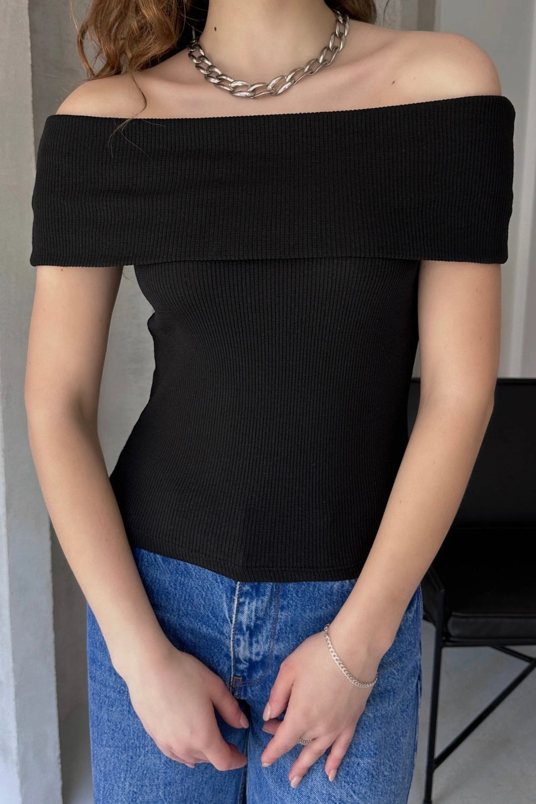 Black Madonna Collar Knit Blouse BCOR-252457 - Saronno