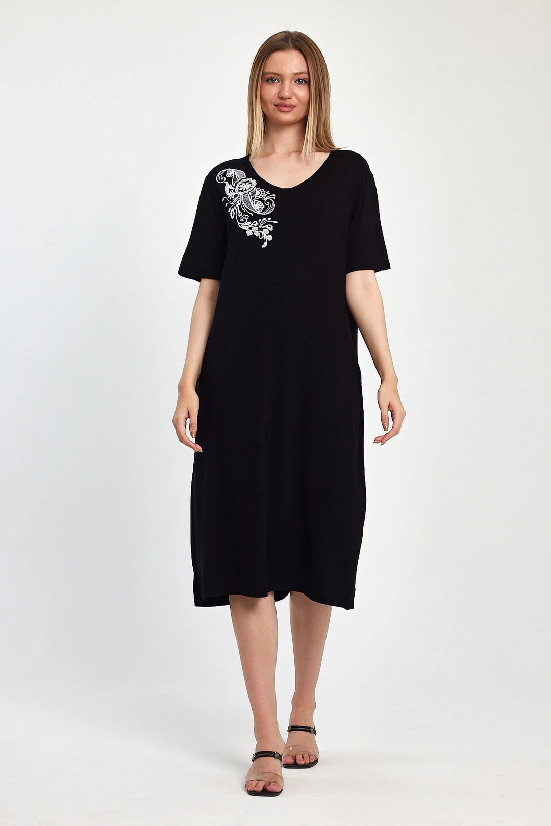 Maxi Boy Black Embroidered Knitted Viscose Dress BCVL-251040 - Veenendaal