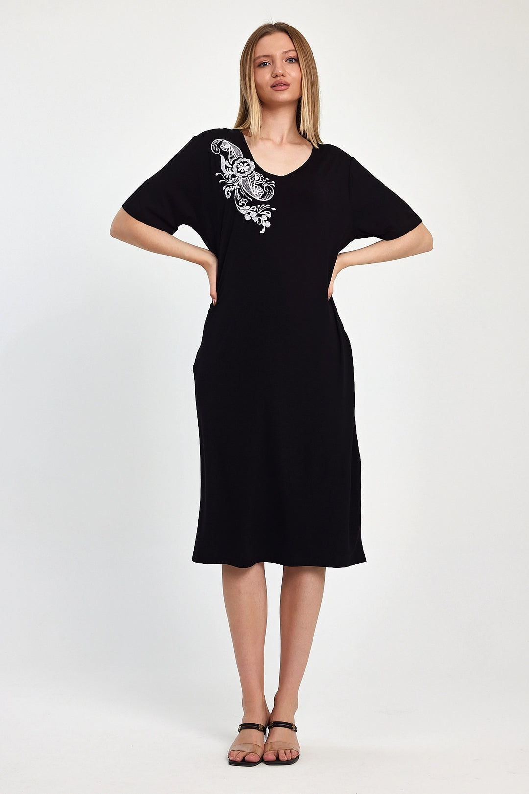 Maxi Boy Black Embroidered Knitted Viscose Dress BCVL-251040 - Veenendaal