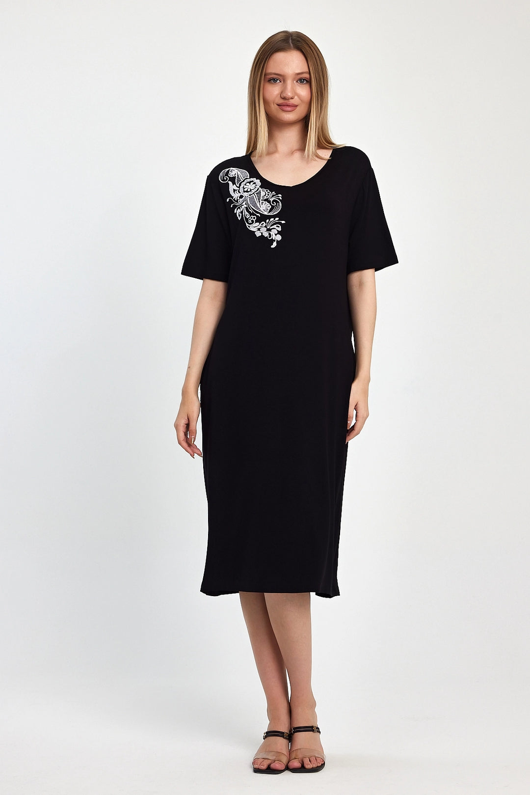Maxi Boy Black Embroidered Knitted Viscose Dress BCVL-251040 - Veenendaal