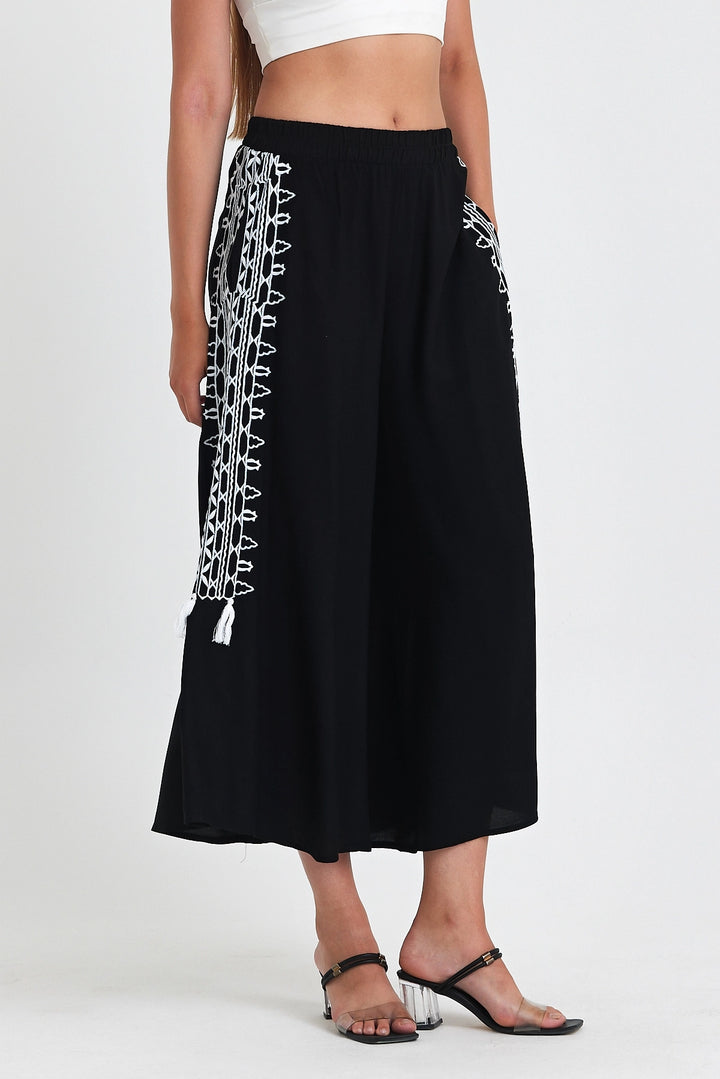 Maxi Boy Black Embroidered Loose Fit Harem Pants BCVL-25929 - Orizaba