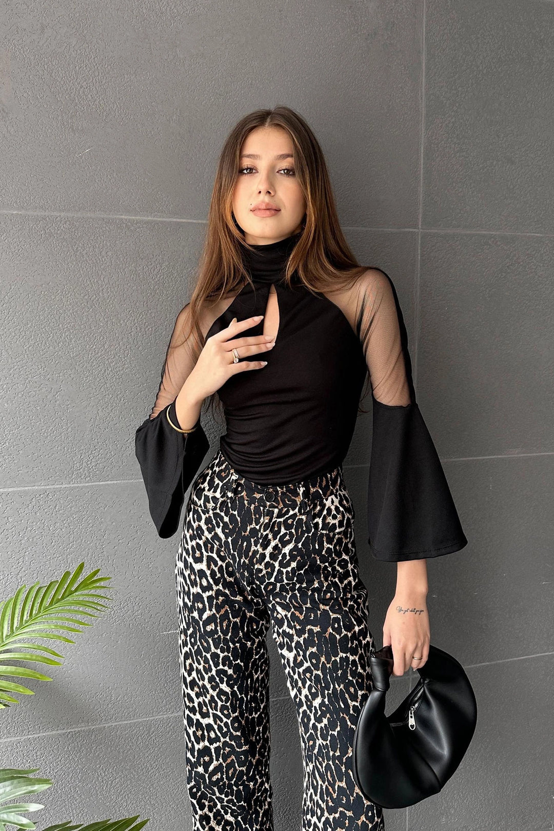 Black Kiss Collar Tulle Detailed Ruffled Blouse BCDF-242101 - Eastvale