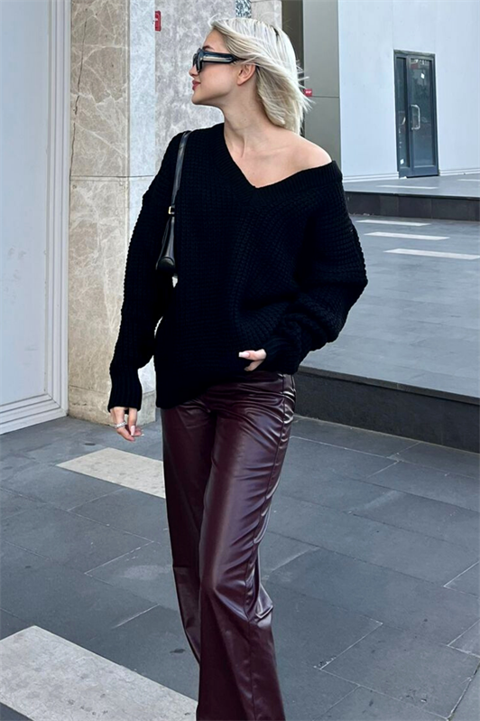 MDX Black Oversized V-Neck Sweater MG1440 - Villa de Zaachila
