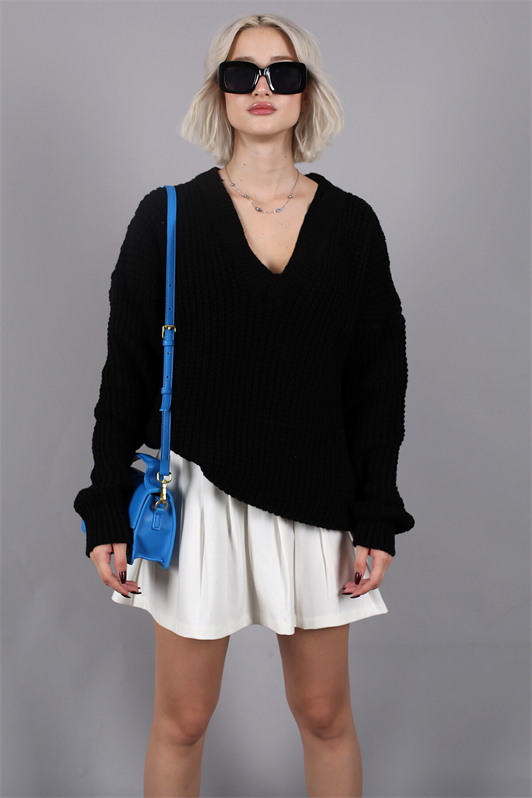 MDX Black Oversized V-Neck Sweater MG1440 - Villa de Zaachila