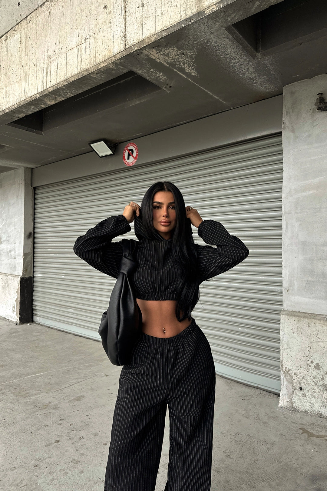 EYY Women Black Pantsuit - Roeselare