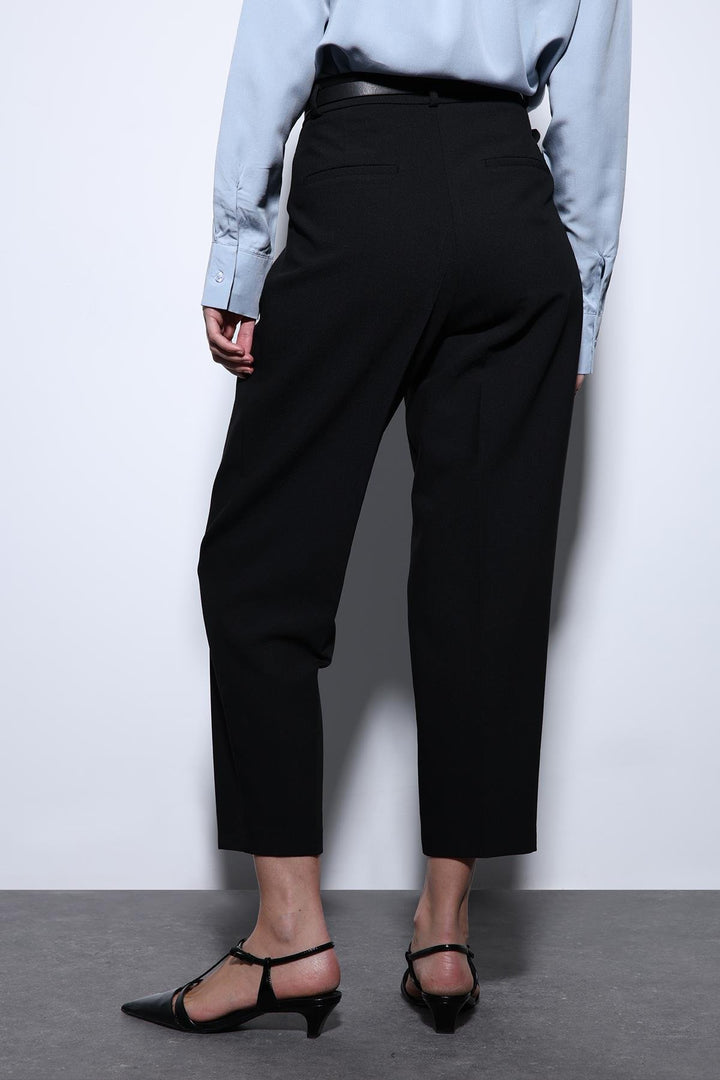 ANT Antioch Black Pencil Women's Pants - Calimaya