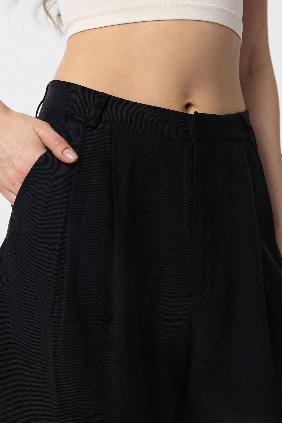 ANT Antioch Black Buttoned Women's Bermuda Shorts - Cernusco sul Naviglio
