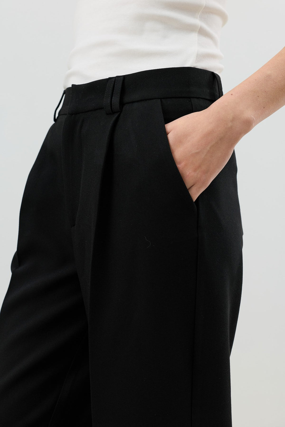 ANT Antioch Siyah Relax Fit Pilili Kadın Pantolon - Chalon-sur-Saône