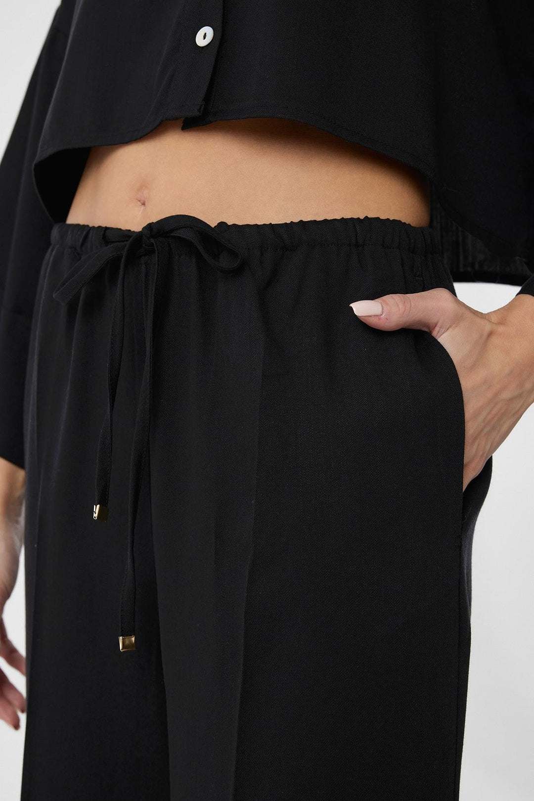 ANT Antioch Black Relaxed Women's Pants - Villejuif