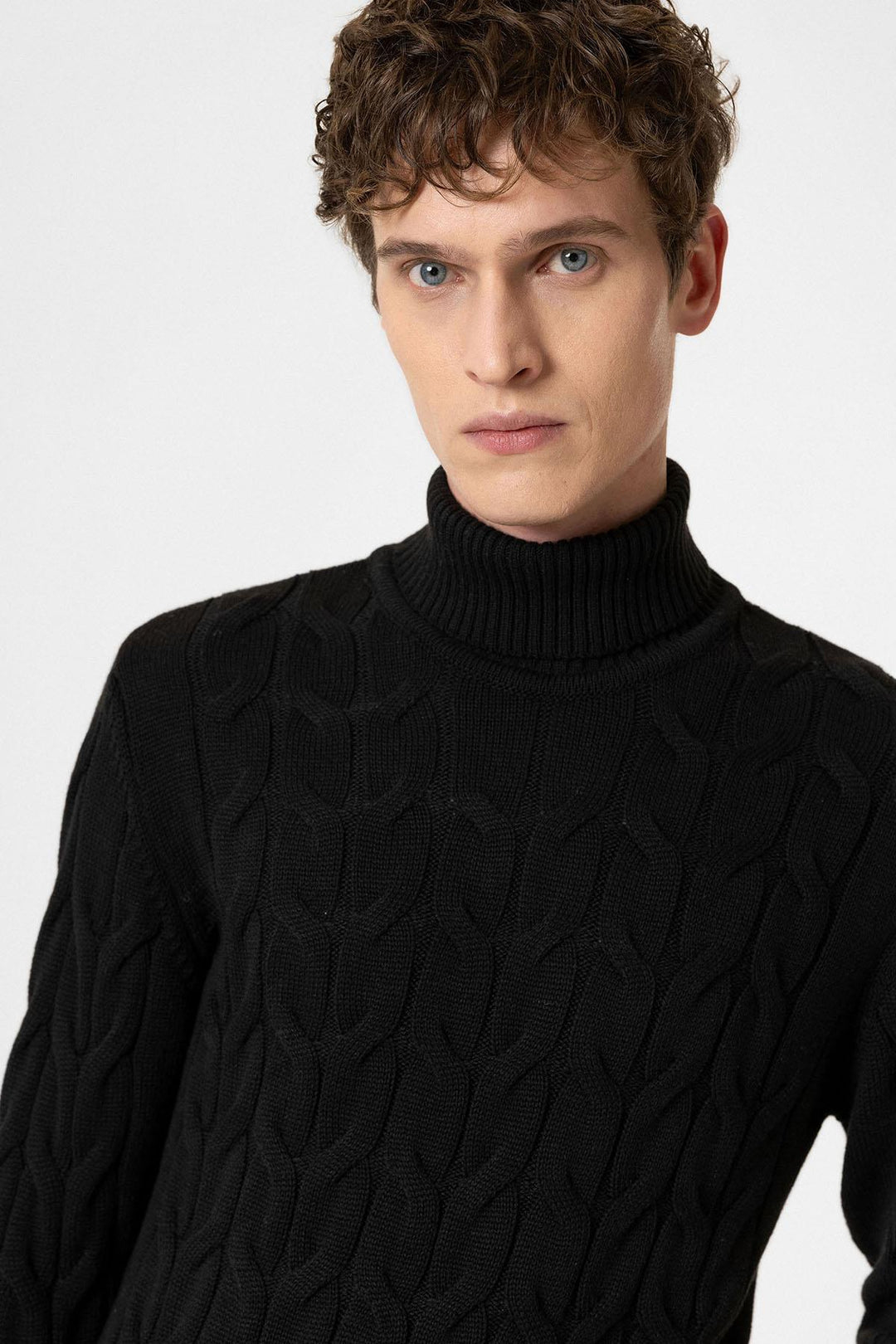 ANT Antioch Black Hair Braided Men's Sweater - Mankato