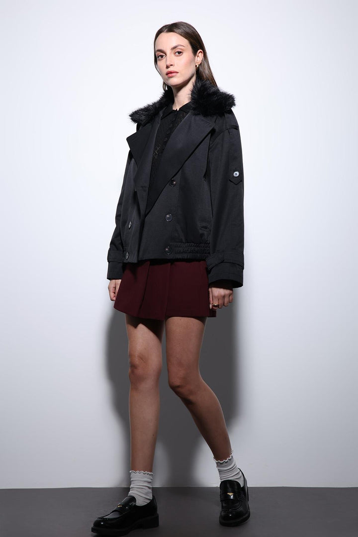ANT Antioch Siyah Suni Kürklü Kısa Kadın Trençkot - Melchor Ocampo