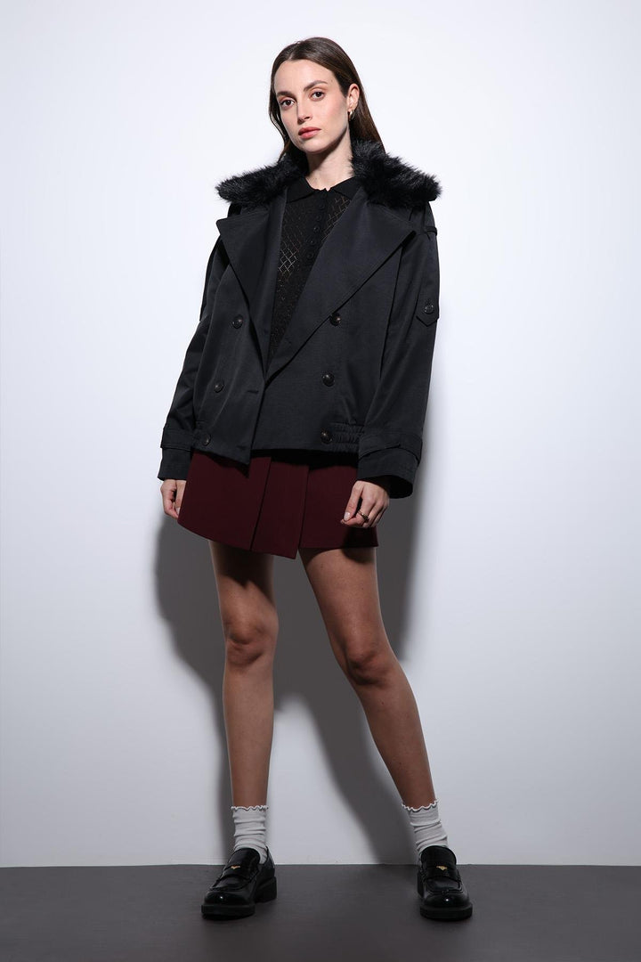ANT Antioch Siyah Suni Kürklü Kısa Kadın Trençkot - Melchor Ocampo