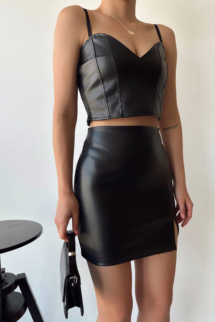 Black Faux Leather Skirt with Single Slit BCHN-2526475 - La Huacana