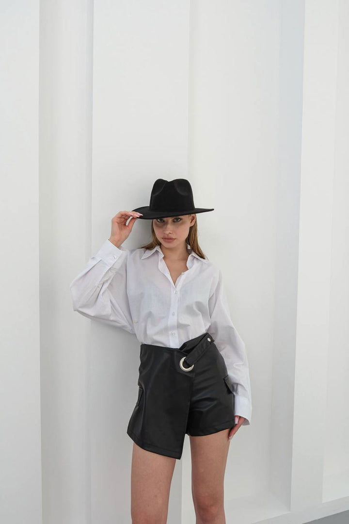 Black Buckled Shorts Skirt BCHN-25W260107 - Jáltipan de Morelos
