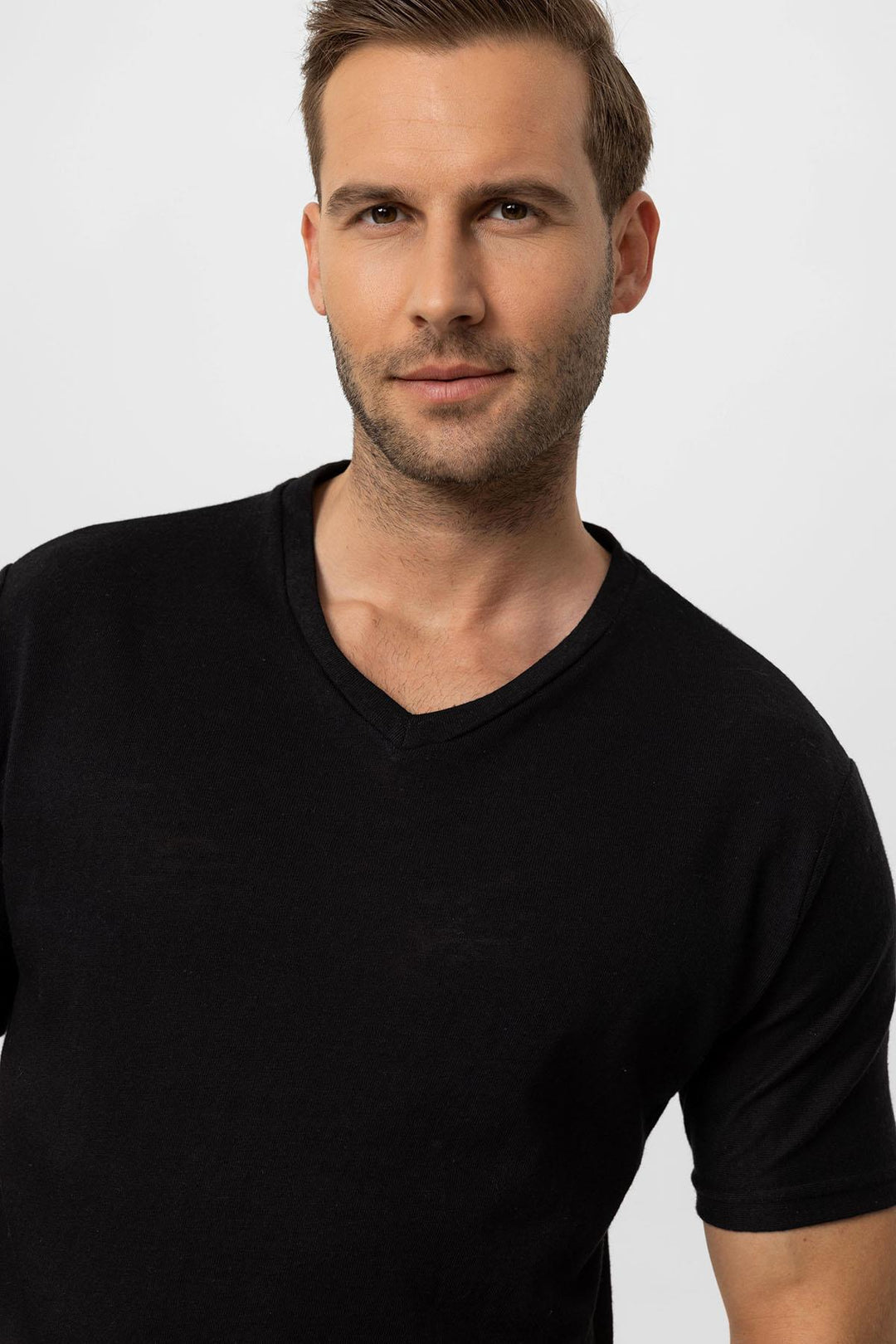 ANT V-Neck Basic Men's T-Shirt - Ocoyoacac