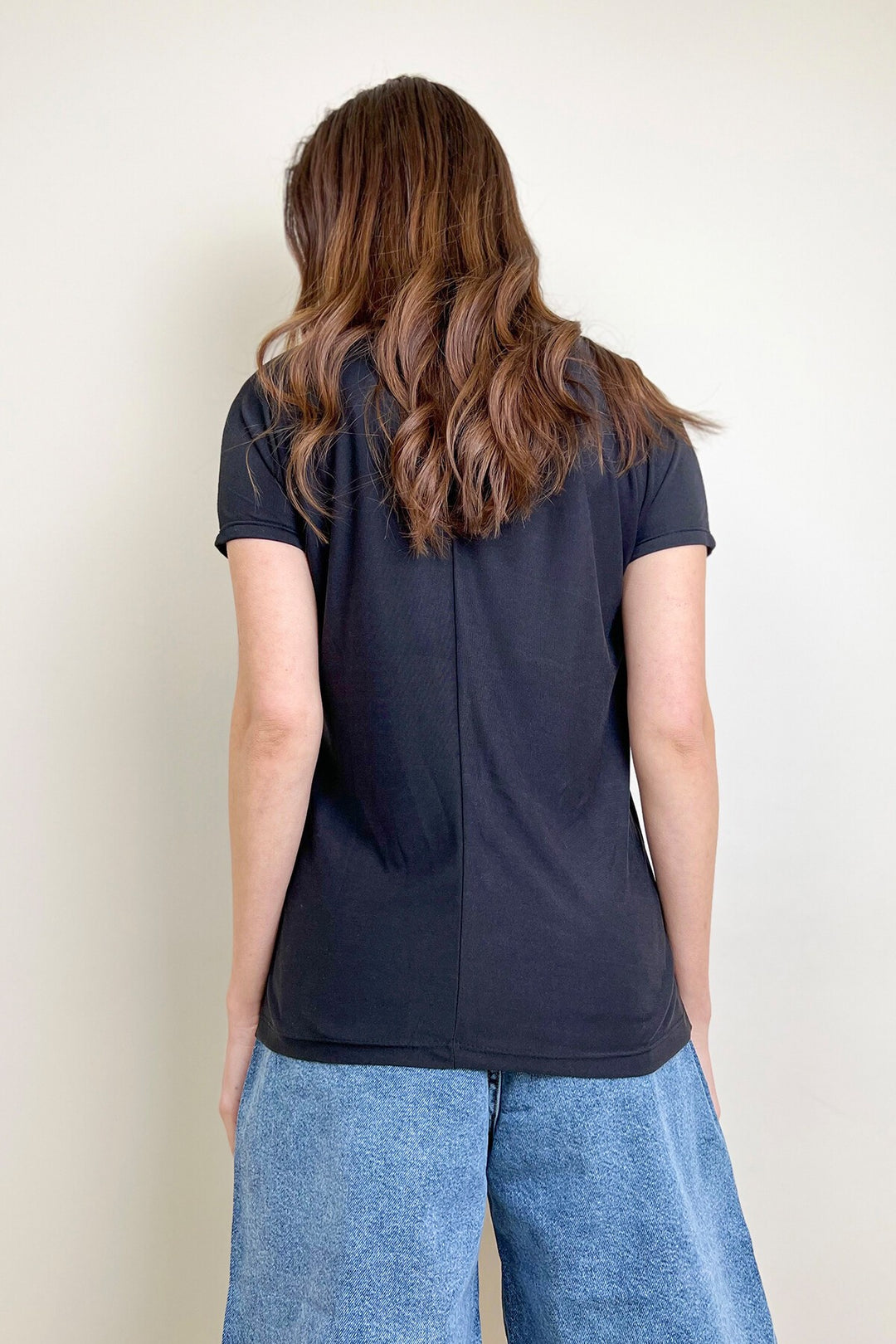 Siyah V Yaka Basic T-Shirt - Keller