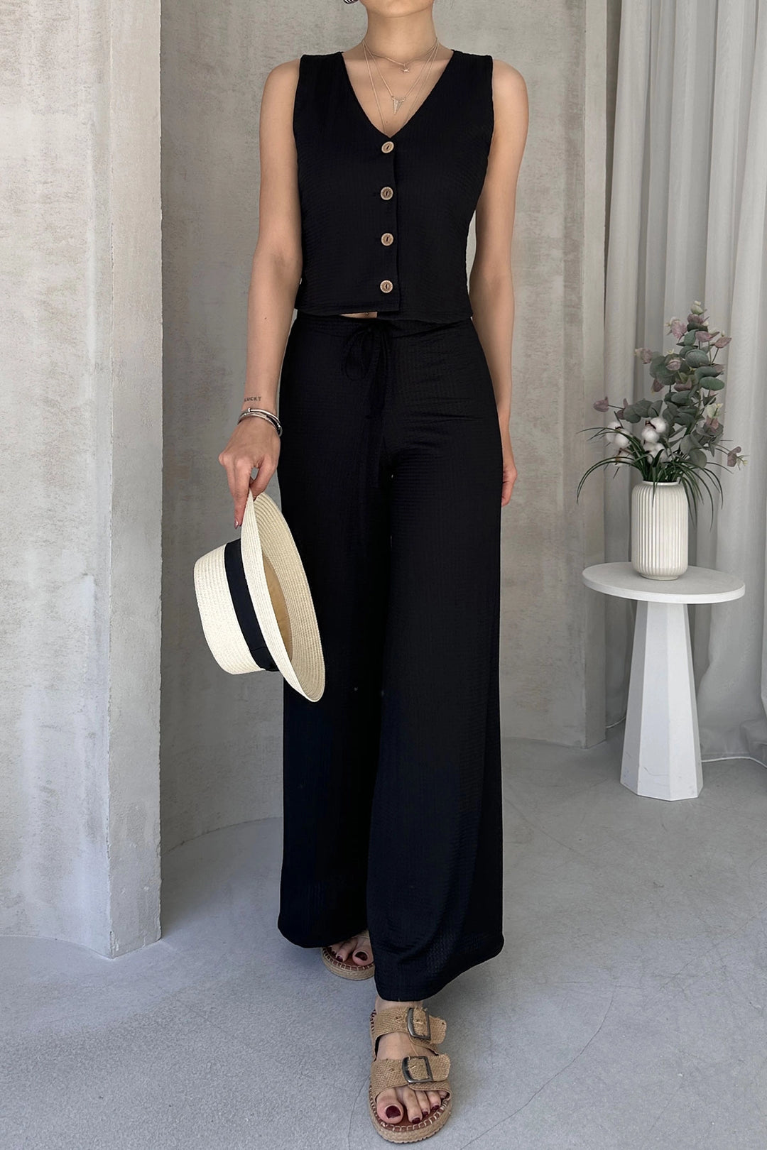 Black V-Neck Buttoned Vest and Pants Set BCDF-252190 - Löhne