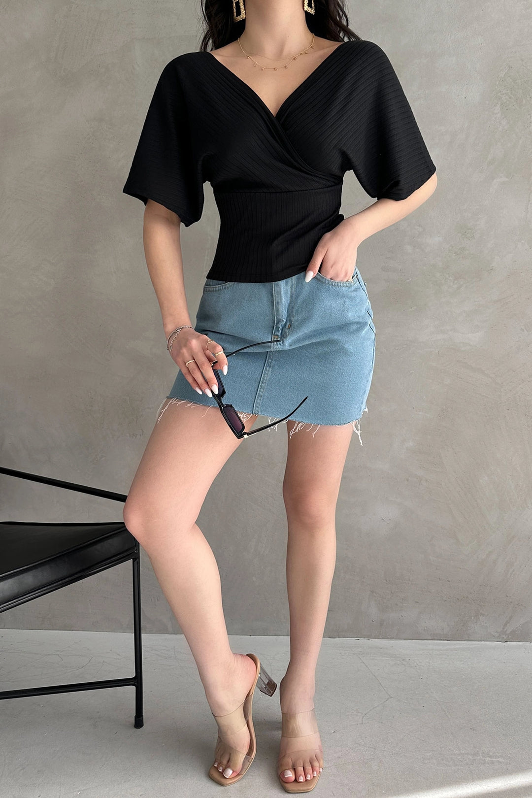 Black V-Neck Back Cross Striped Ribbed Blouse BCDF-252177 - Mouscron