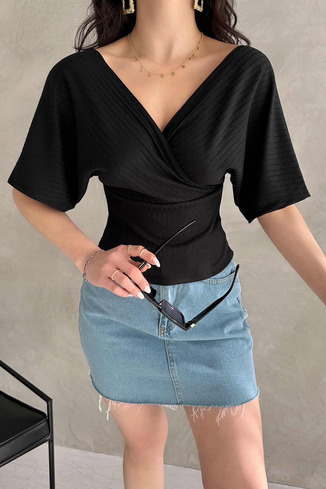 Black V-Neck Back Cross Striped Ribbed Blouse BCDF-252177 - Mouscron