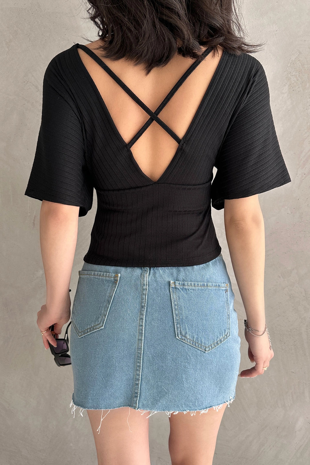 Black V-Neck Back Cross Striped Ribbed Blouse BCDF-252177 - Mouscron