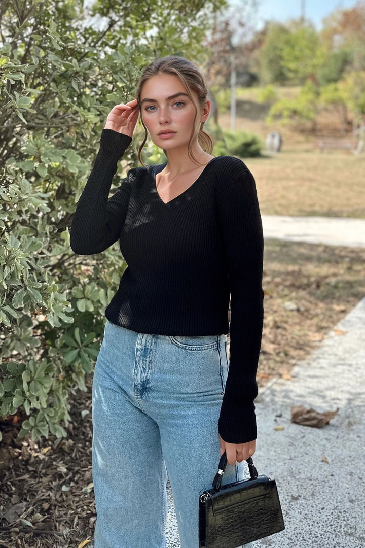 Black V-Neck Sweater BCBSK-25700-K7528 - Yecapixtla