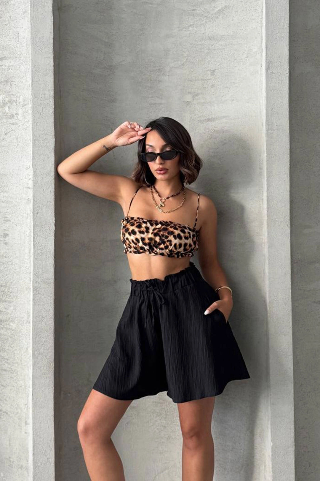 Black Linen Shorts with Ruffle and Elastic Waistband BCHN-25255058 - La Louvière