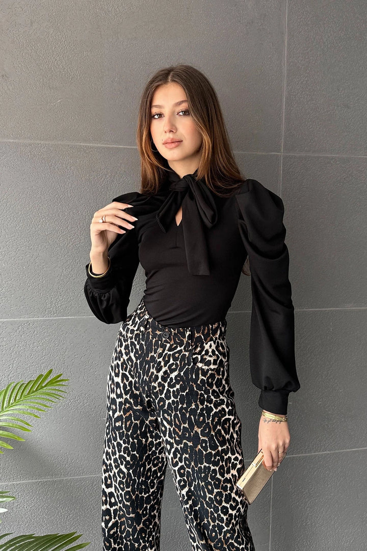 Black Collar Lace-Up Sleeve Cuff Detailed Blouse BCDF-242112 - Rezé
