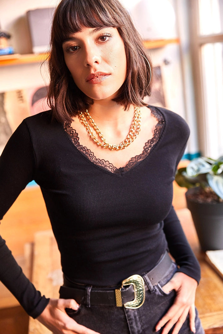 Black Collar Detailed Turtleneck Long Sleeve Blouse BCBSK-25700-K7496 - Uster