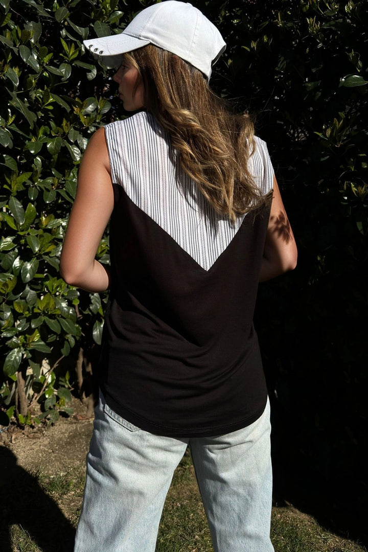 Black Collar Double-Breasted Sleeveless Loose Blouse BCBSK-25700-3430 - Apan