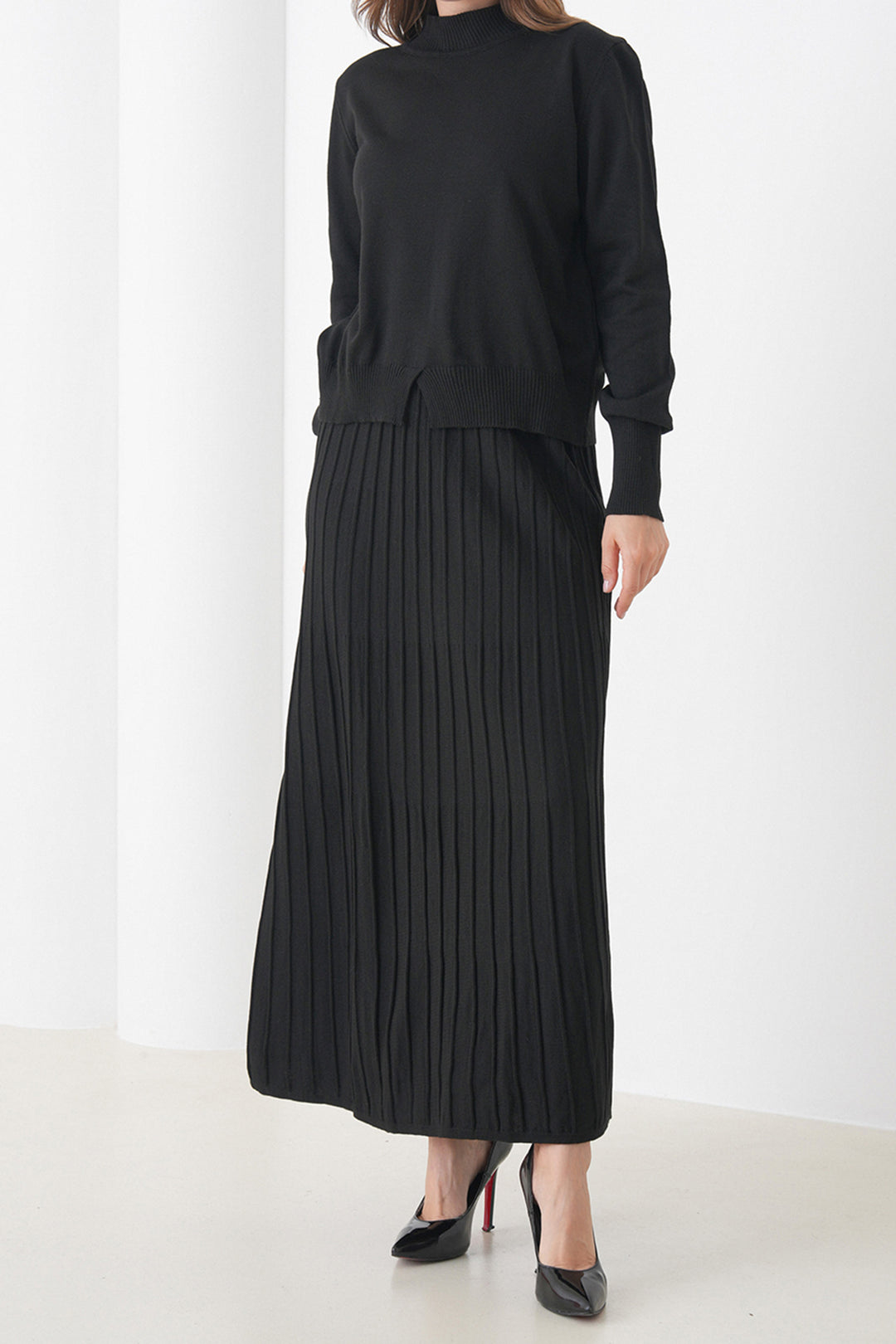 Black Half Fisherman Collar Sweater and Midi Pleated Skirt Set BCHPK-251253 - Saginaw