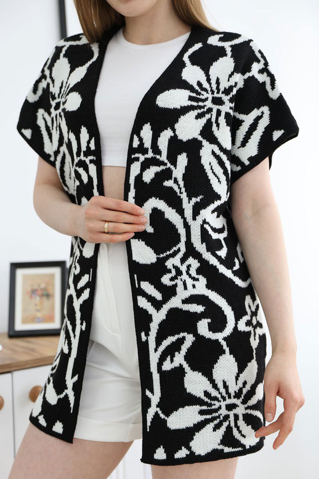 Black Half Sleeve Patterned Knit Cardigan BCES-252007 - Voznesensk