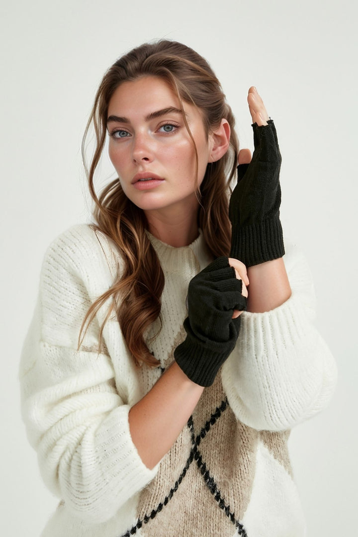 Black Cut Fingerless Glove BCNSV-25WT1005 - Arroyomolinos
